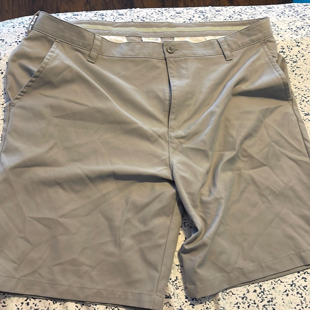 Izod golf shorts